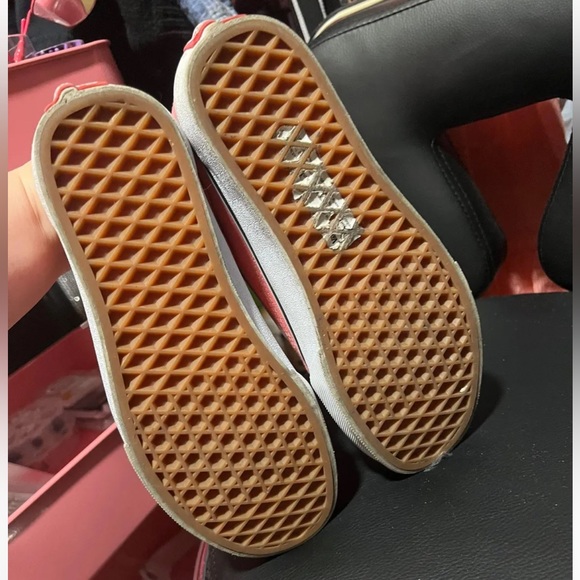 Vans - Picture 3 of 4